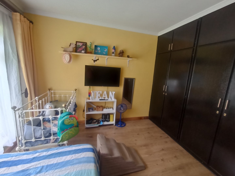 To Let 3 Bedroom Property for Rent in Kannoniers Park North West